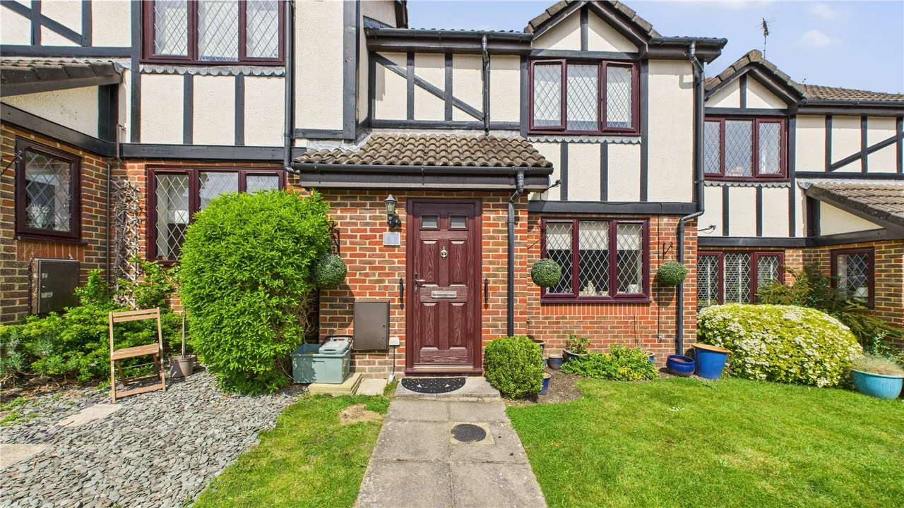 2 bed house for sale, Fromow Gardens, Windlesham, GU20