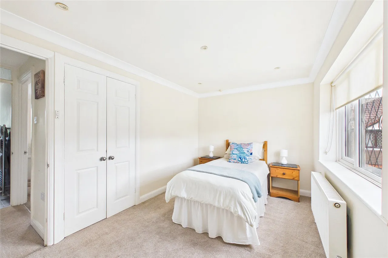 Fromow Gardens, Windlesham, GU20, photo 16