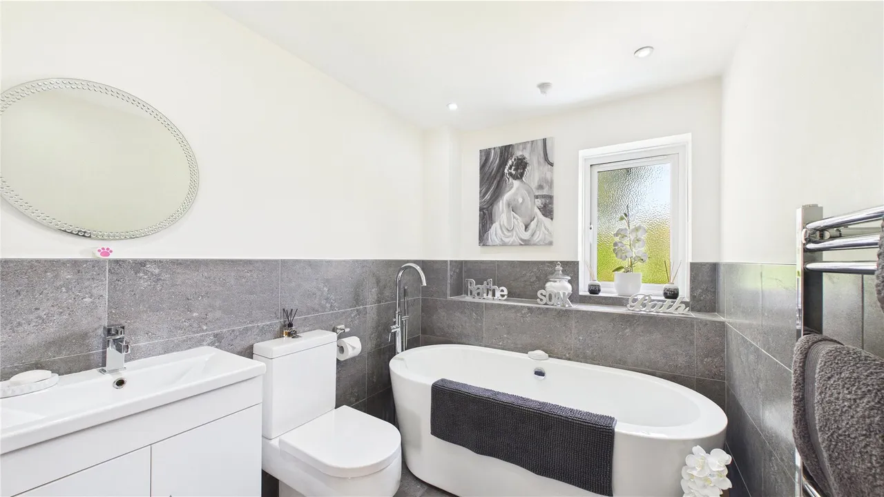 Fromow Gardens, Windlesham, GU20, photo 14
