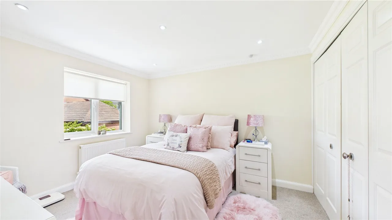 Fromow Gardens, Windlesham, GU20, photo 13