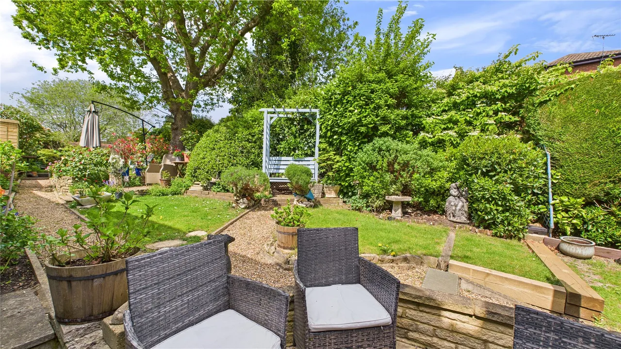 Fromow Gardens, Windlesham, GU20, photo 18