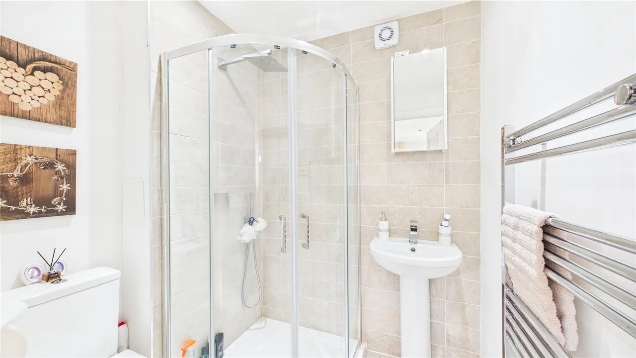 Fromow Gardens, Windlesham, GU20, photo 9