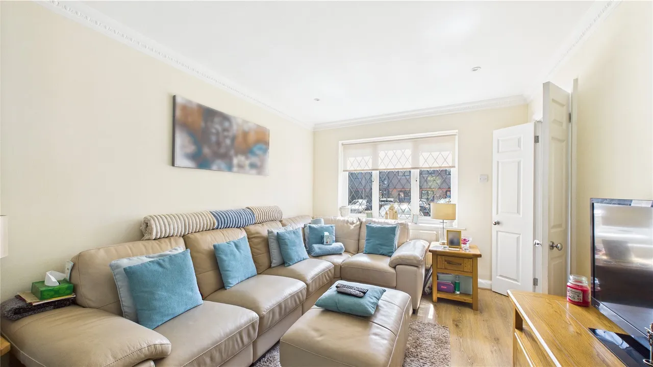 Fromow Gardens, Windlesham, GU20, photo 4