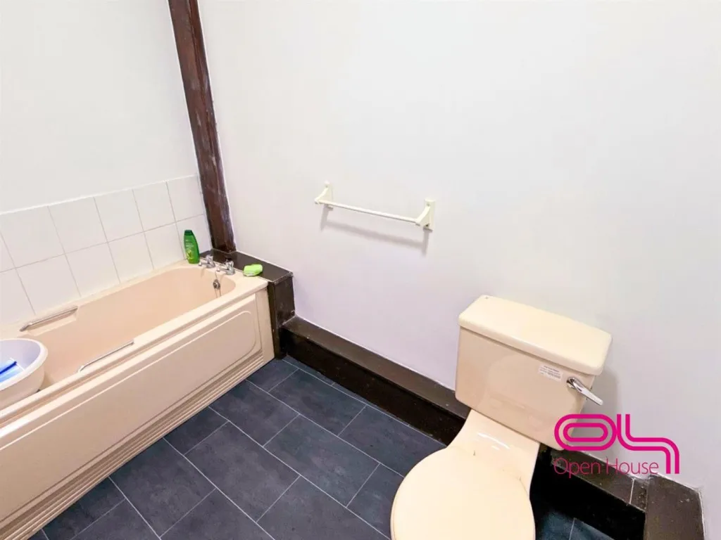 Morris Green Lane, Bolton, BL3, photo 8