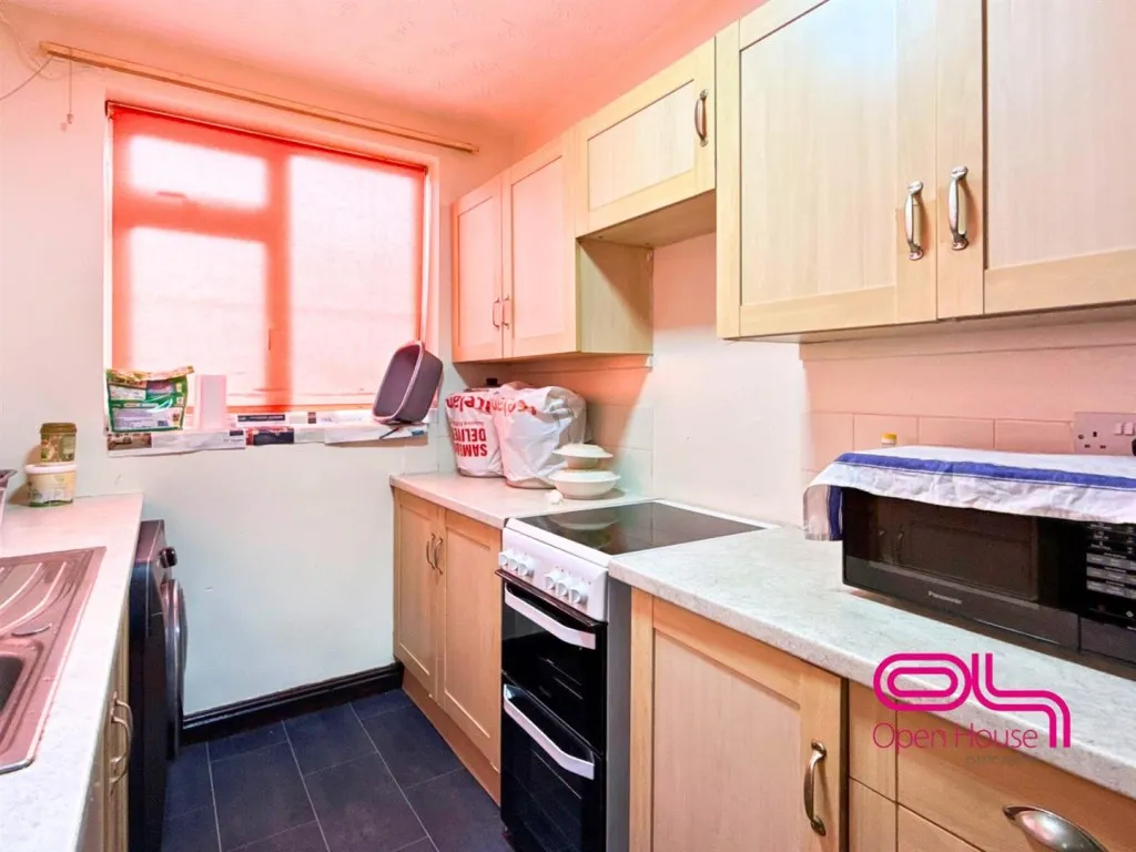 Morris Green Lane, Bolton, BL3, photo 4