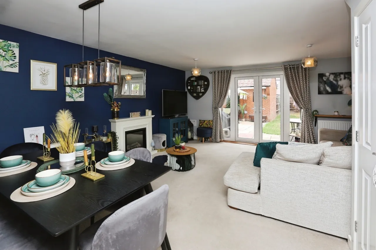 Gloucester Drive, Sarisbury Green, SO31, photo 2