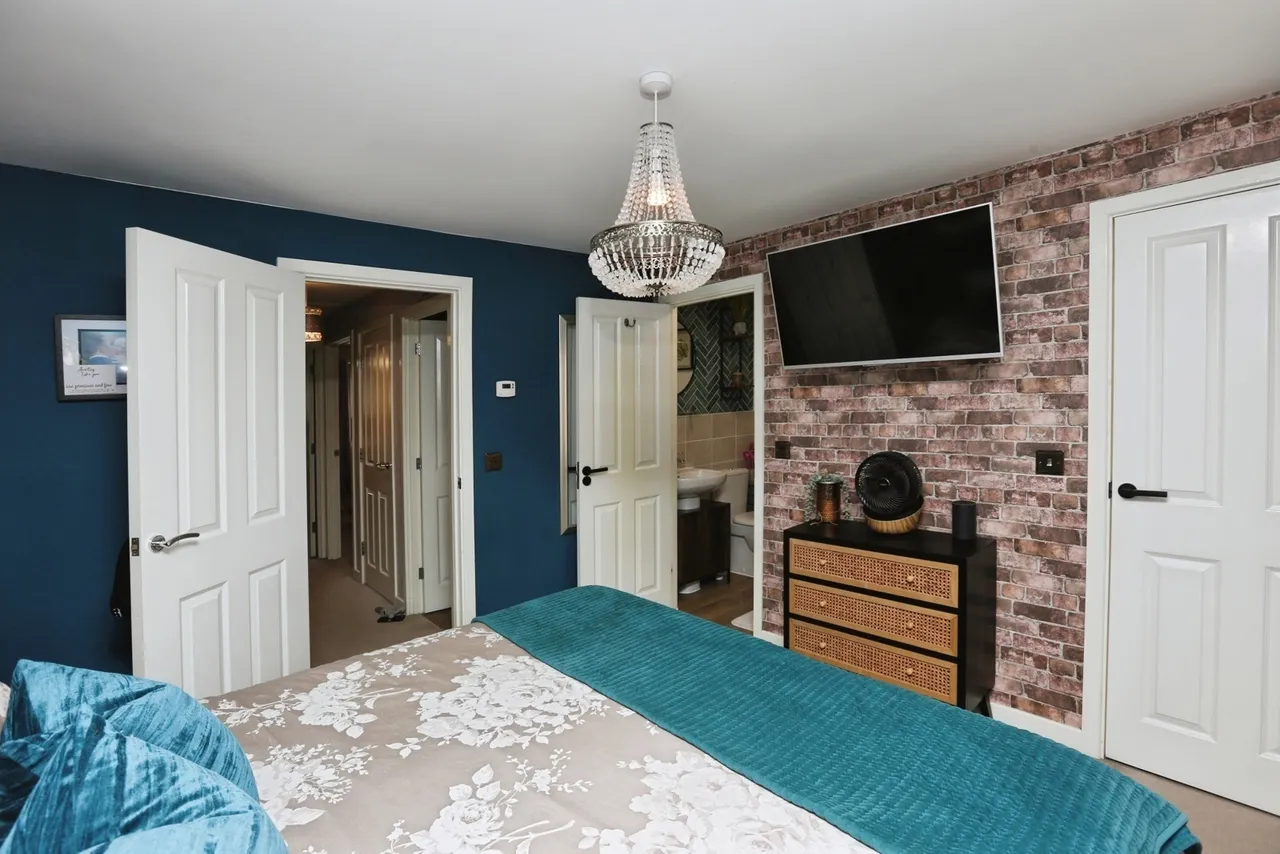 Gloucester Drive, Sarisbury Green, SO31, photo 8