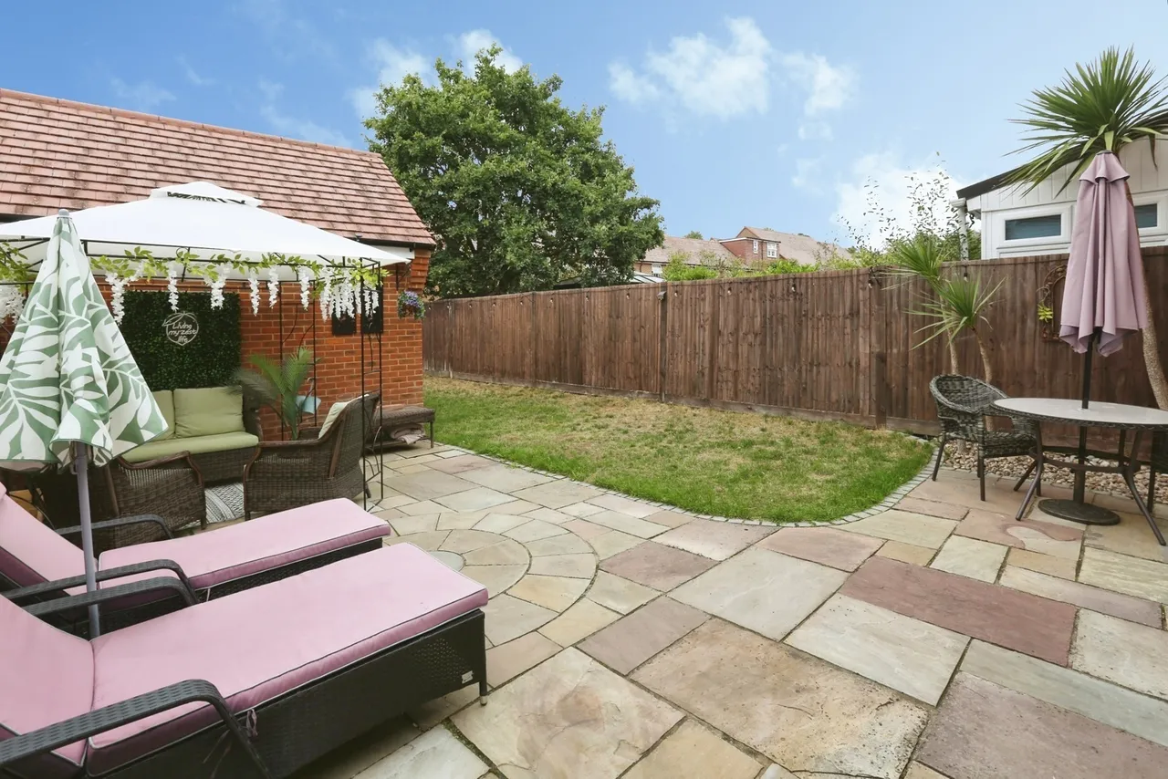 Gloucester Drive, Sarisbury Green, SO31, photo 15