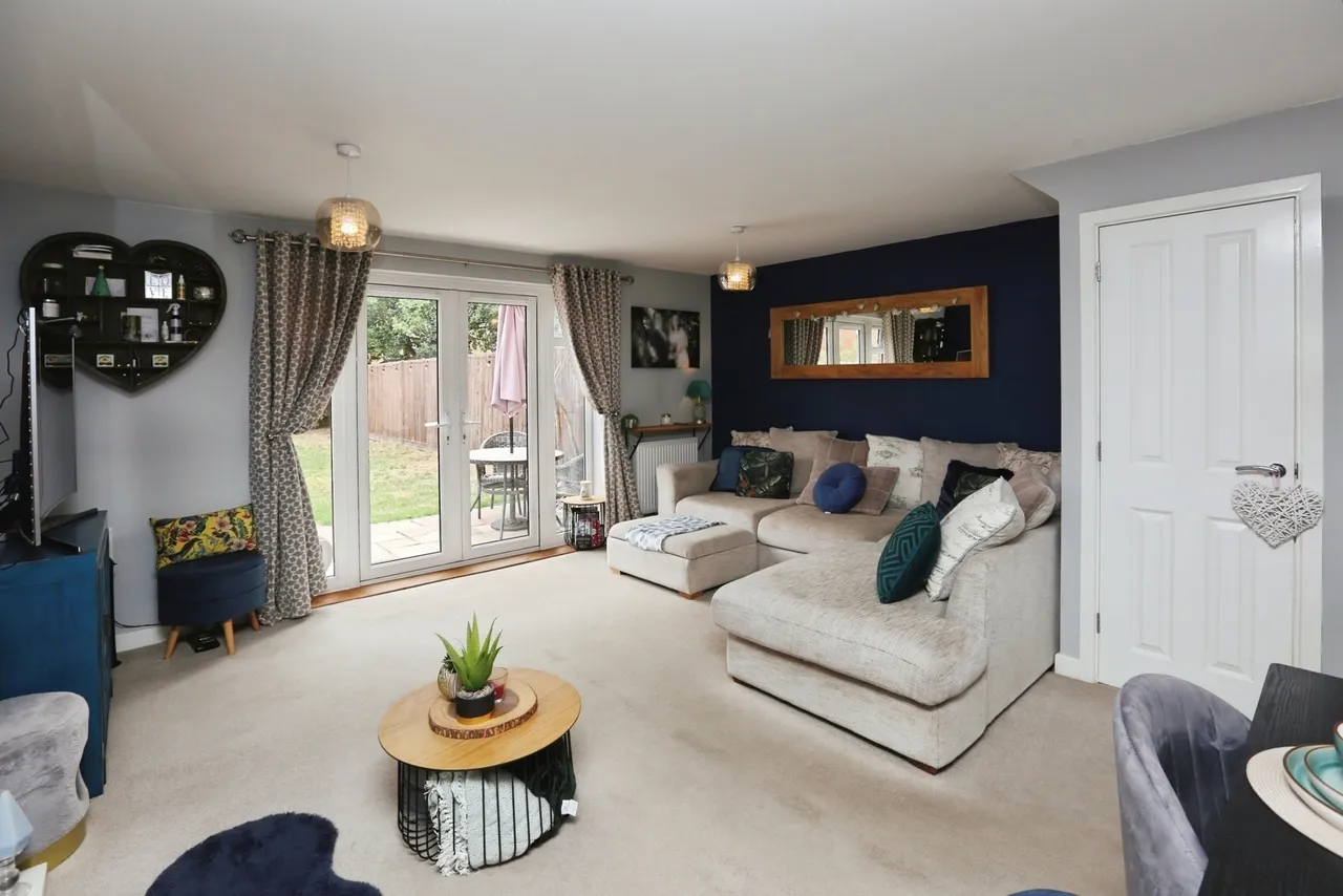 Gloucester Drive, Sarisbury Green, SO31, photo 4