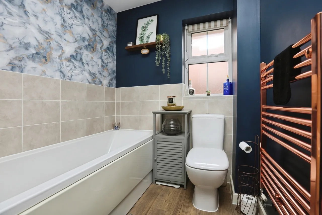 Gloucester Drive, Sarisbury Green, SO31, photo 14