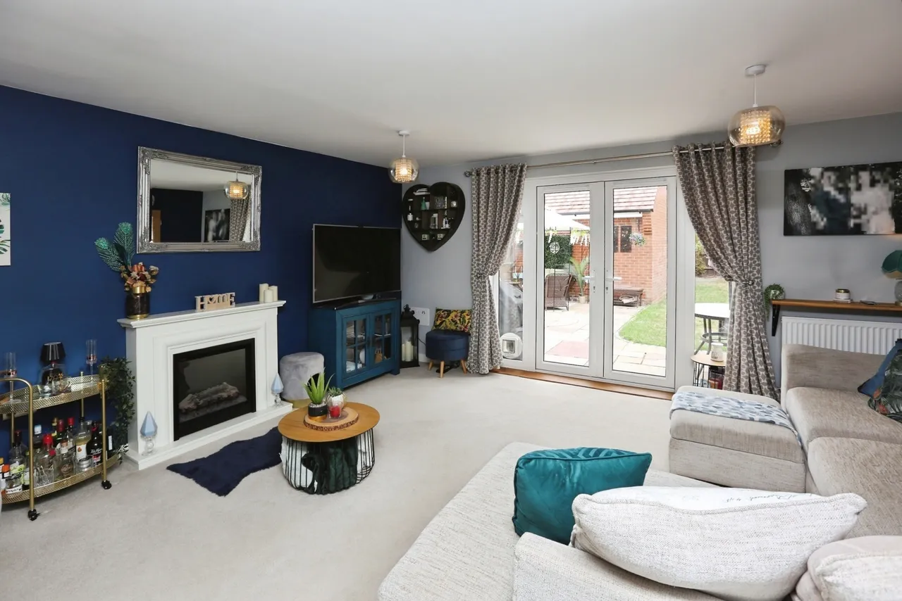 Gloucester Drive, Sarisbury Green, SO31, photo 3