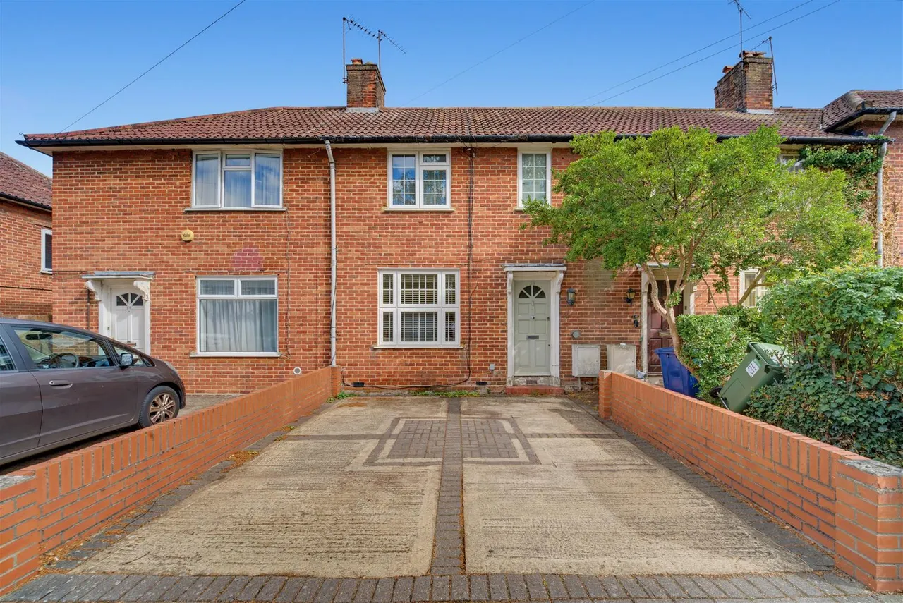 3 bed house for sale, Upfield Road, Hanwell