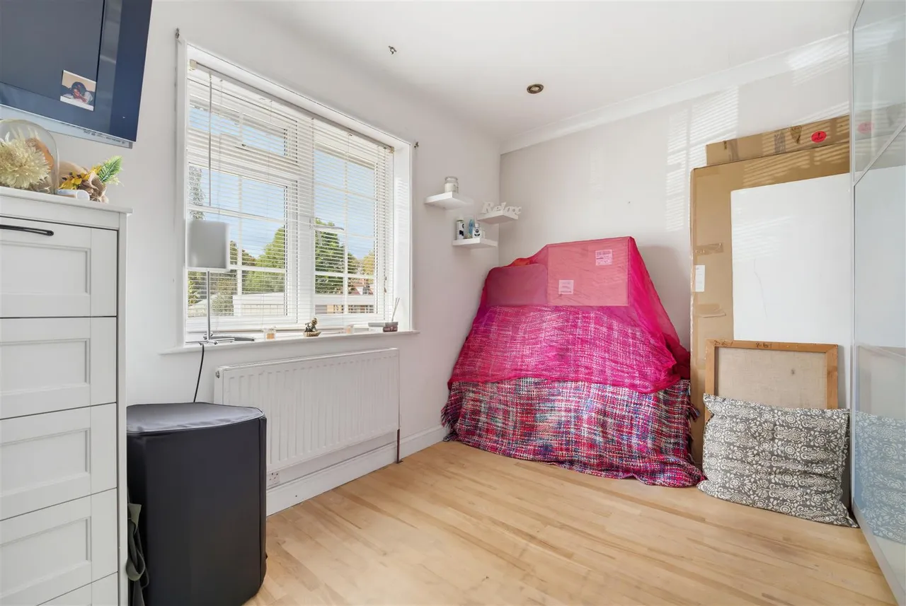 Upfield Road, Hanwell, photo 10