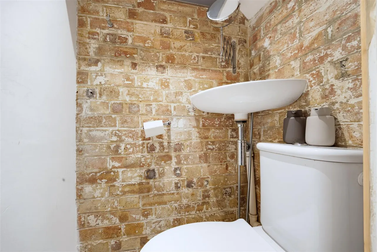 Upfield Road, Hanwell, photo 8