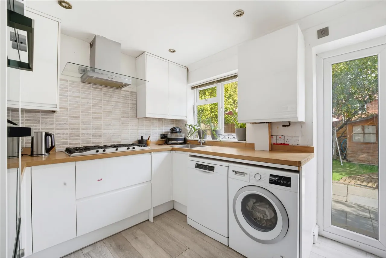 Upfield Road, Hanwell, photo 5