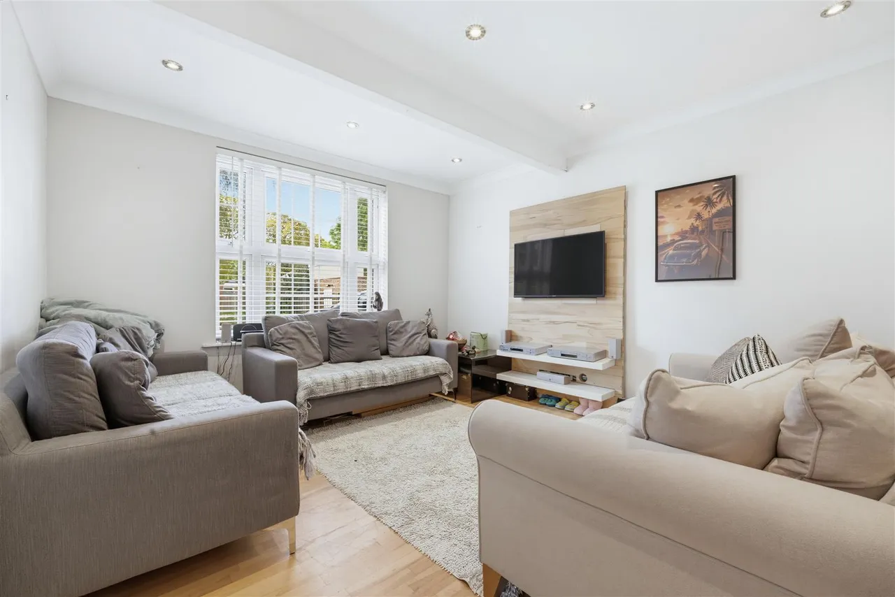 Upfield Road, Hanwell, photo 2