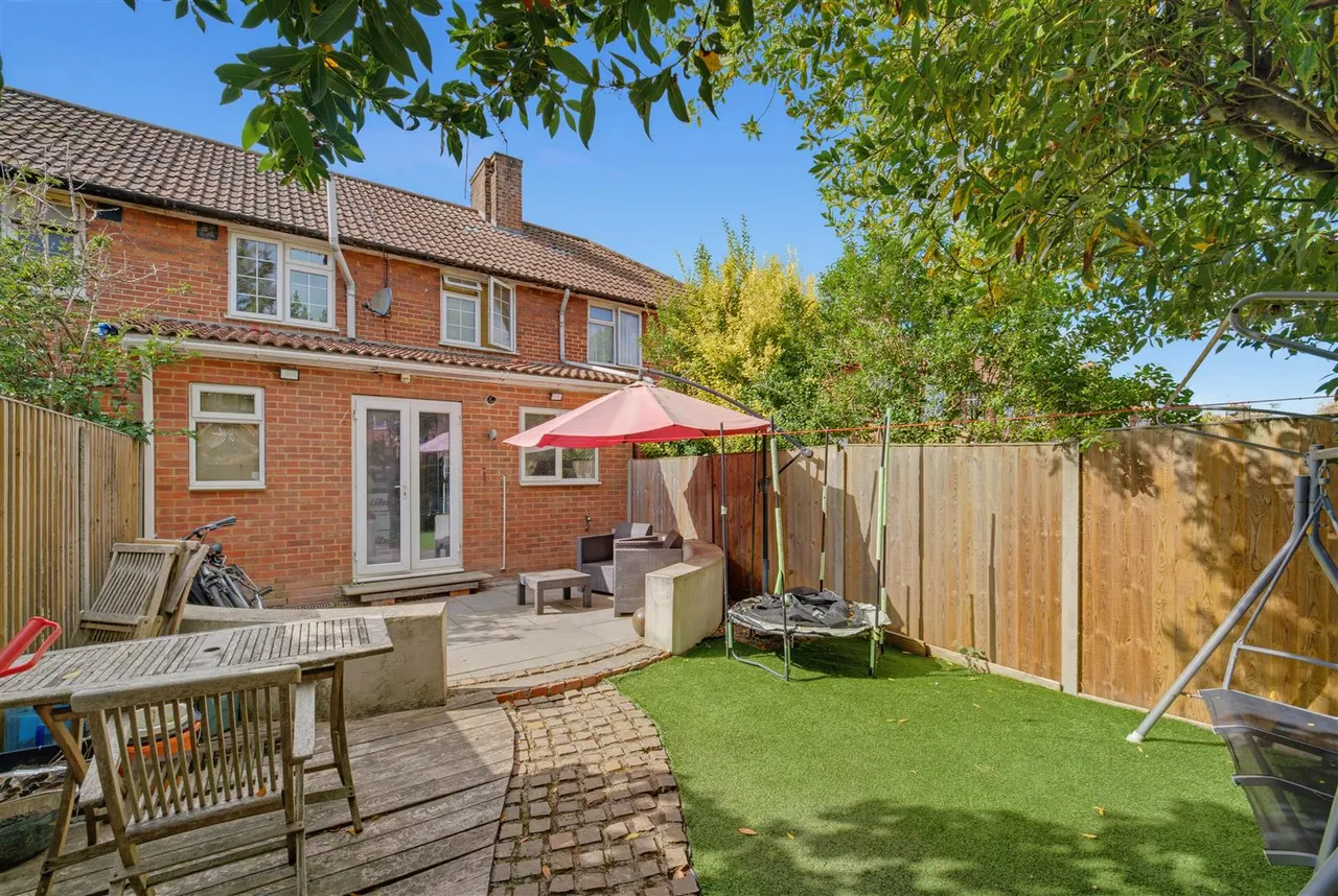 Upfield Road, Hanwell, photo 13
