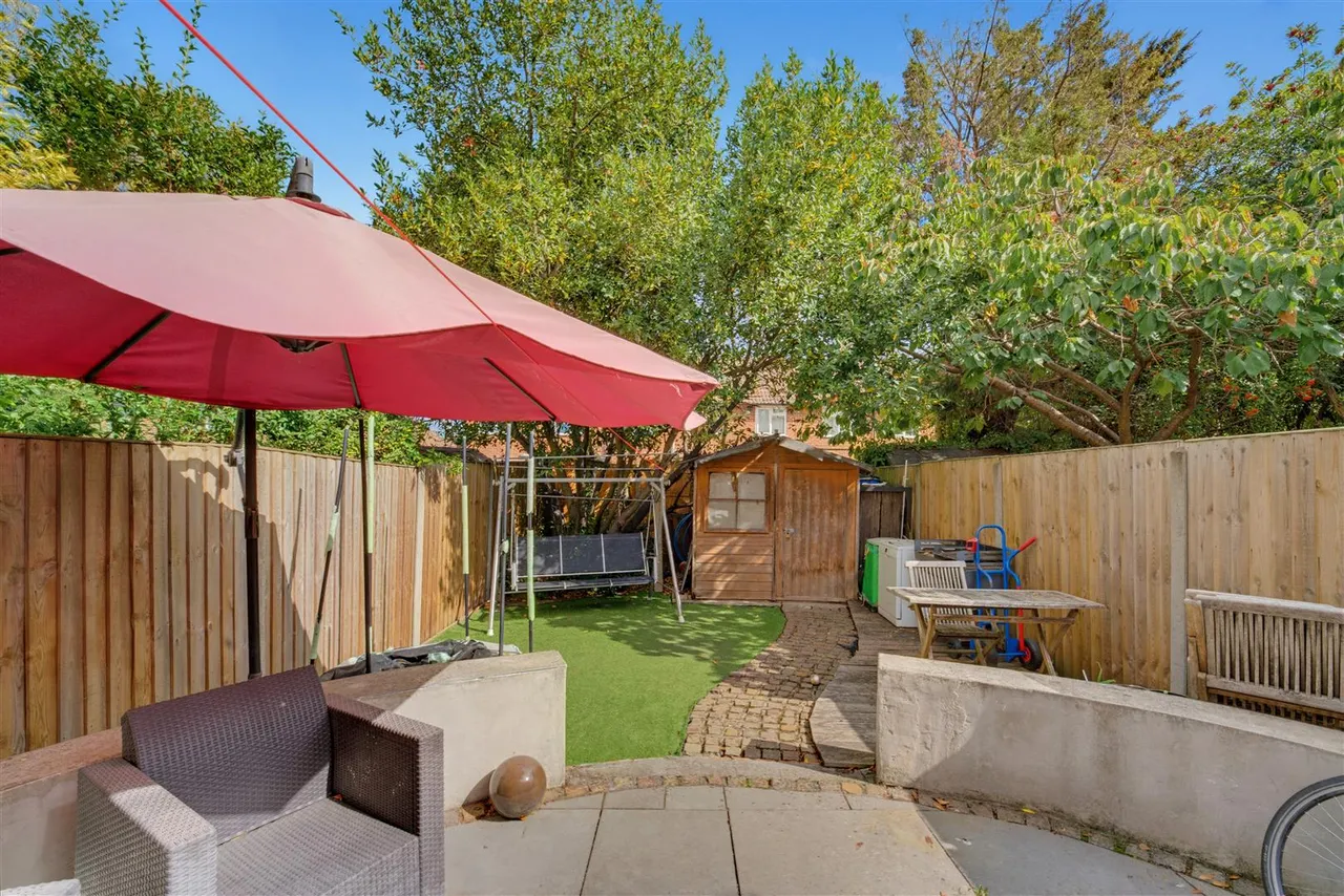 Upfield Road, Hanwell, photo 12
