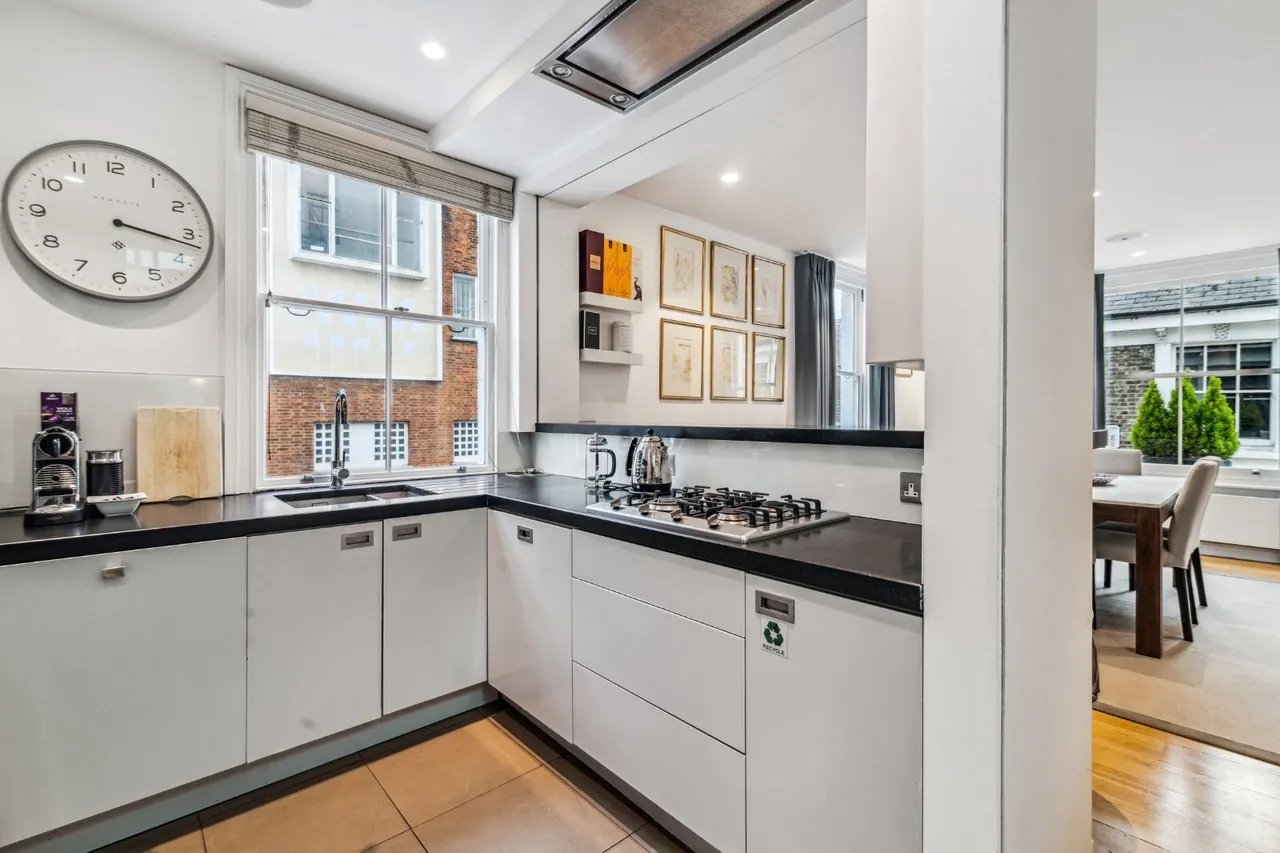 Pembroke Mews, London, W8, photo 16