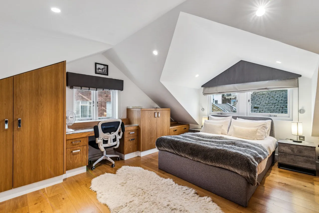 Pembroke Mews, London, W8, photo 8