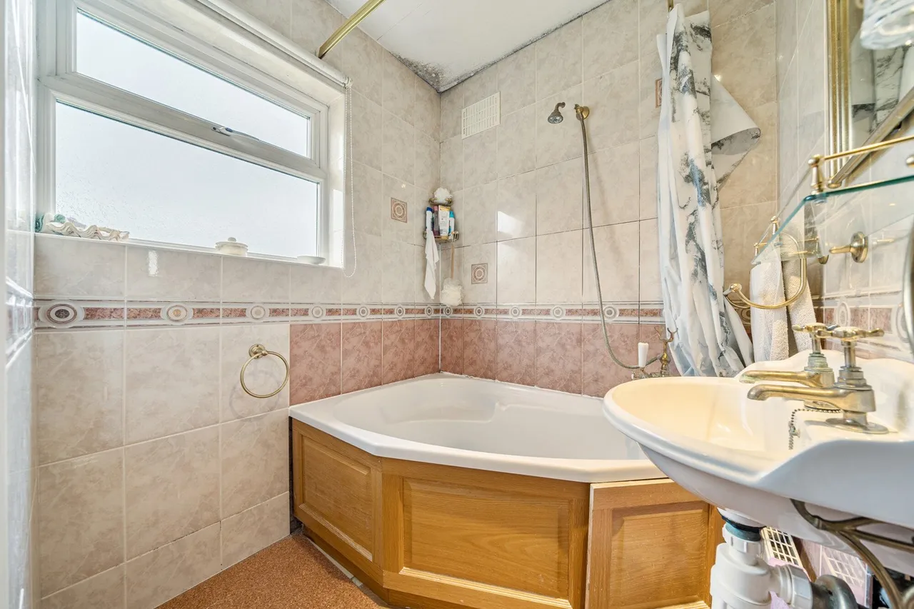 Eastry Road, DA8, photo 16