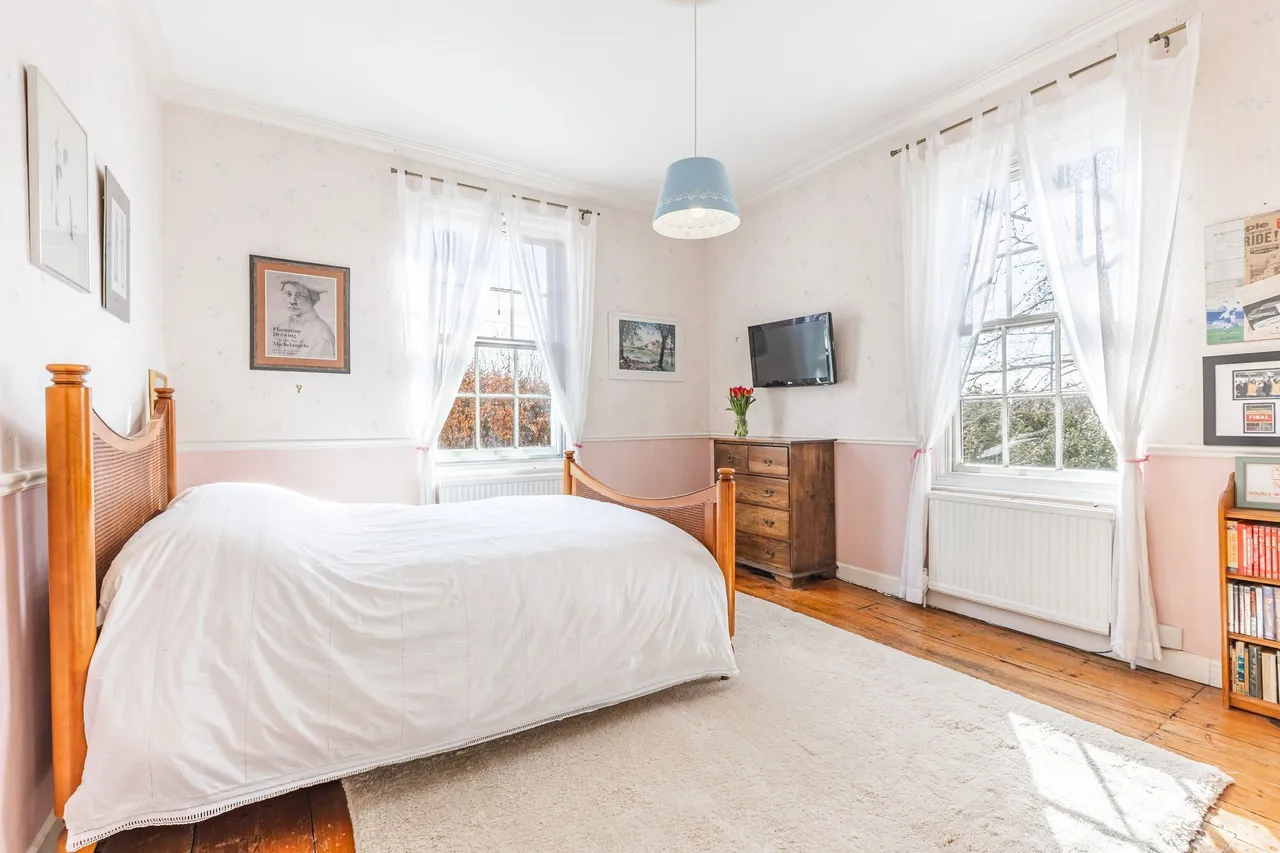 Handsome Four Bedroom Georgian Home i, photo 12