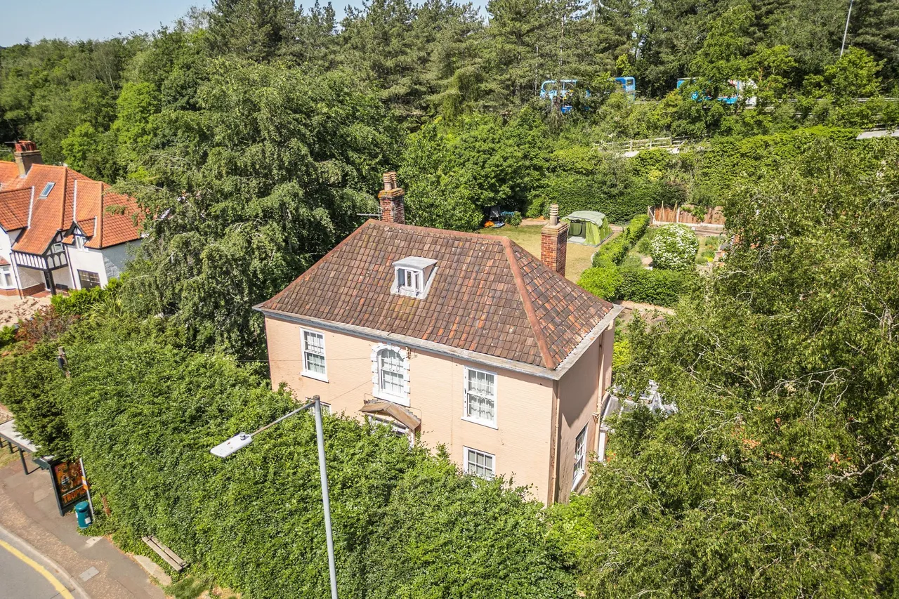 Handsome Four Bedroom Georgian Home i, photo 18