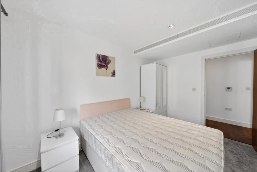 Kew Bridge Road, Brentford, TW8, photo 5
