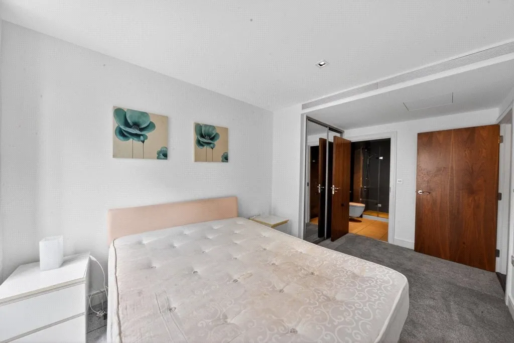 Kew Bridge Road, Brentford, TW8, photo 12