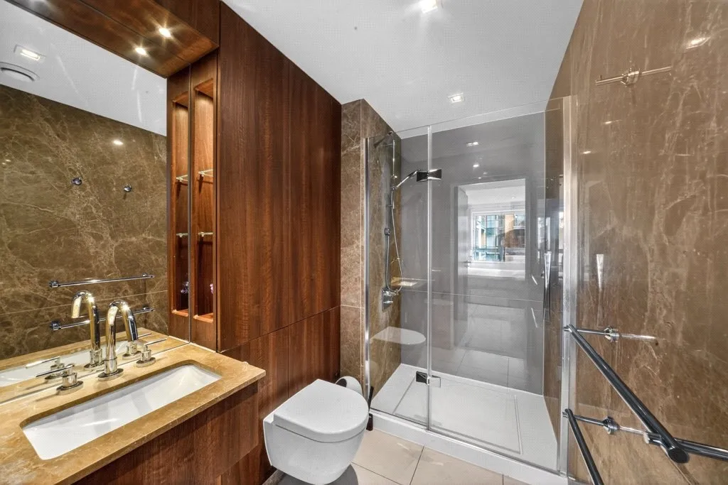Kew Bridge Road, Brentford, TW8, photo 6
