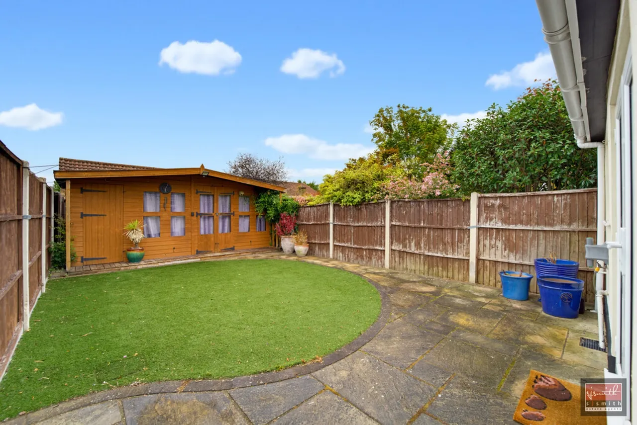 Ferndale Road, Ashford, photo 13