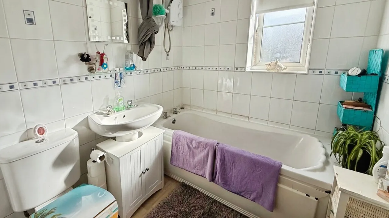Kingfisher Drive, Westbury, BA13, photo 8
