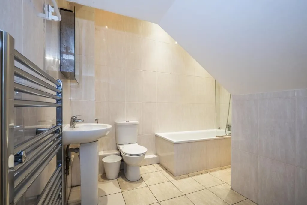 Finchley Road, Golders Green, NW11, photo 3