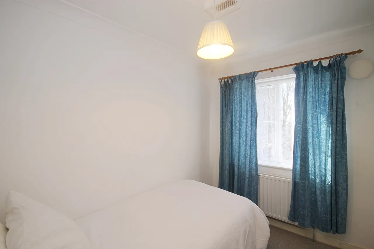 Costons Lane, Greenford, UB6, photo 13