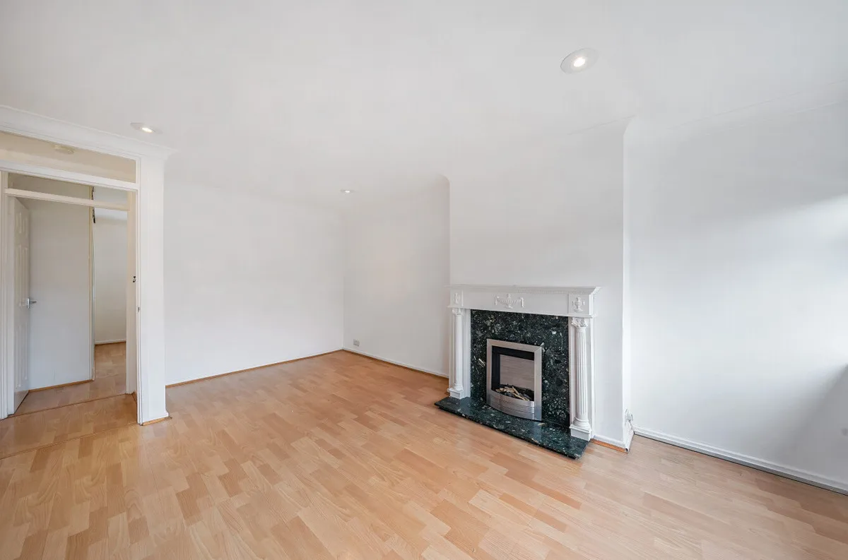 Summerly Street, London, SW18, photo 3