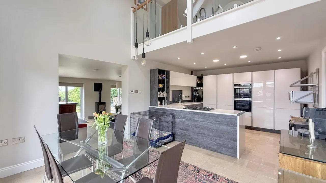 Fairwood Road, Dilton Marsh, photo 6