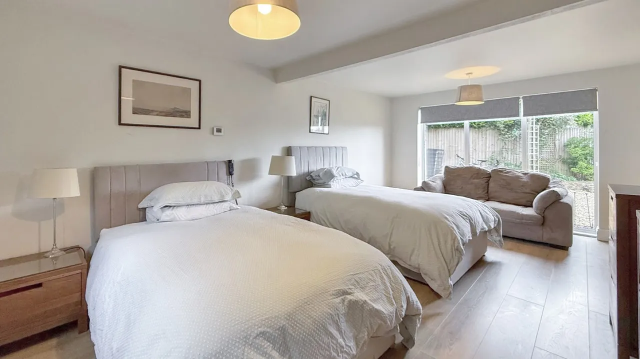 Fairwood Road, Dilton Marsh, photo 9