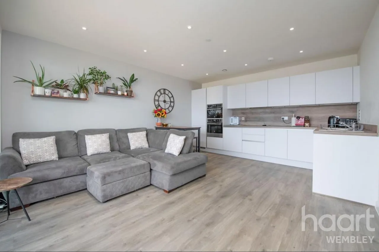 Hawfinch House, West Hendon Waterside, NW9, photo 2