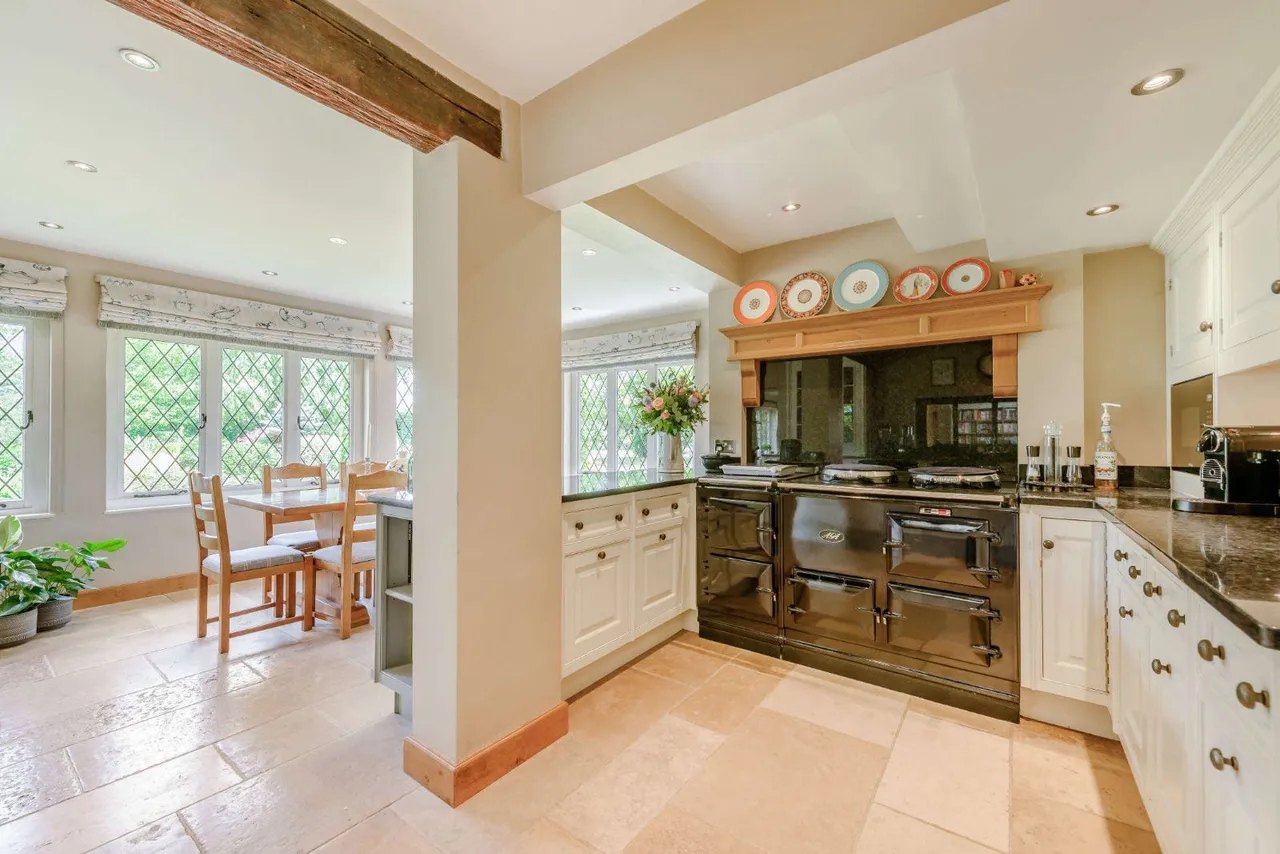 Ashes Lane, Hadlow, Tonbridge, TN11 0AN, photo 5