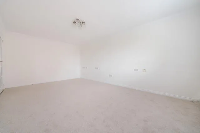 Guildford Road, Lightwater, GU18, photo 14