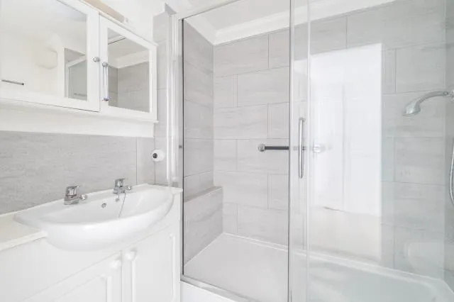 Guildford Road, Lightwater, GU18, photo 20