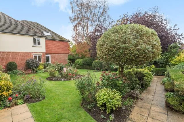 Guildford Road, Lightwater, GU18, photo 23