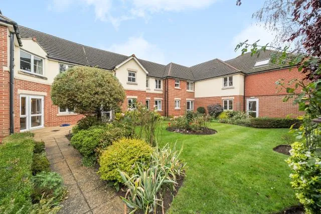 Guildford Road, Lightwater, GU18, photo 22