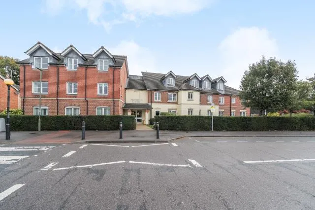 Guildford Road, Lightwater, GU18, photo 5