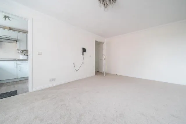 Guildford Road, Lightwater, GU18, photo 8
