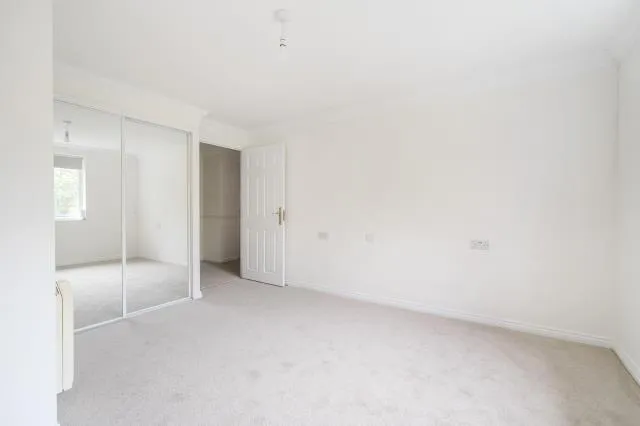 Guildford Road, Lightwater, GU18, photo 9