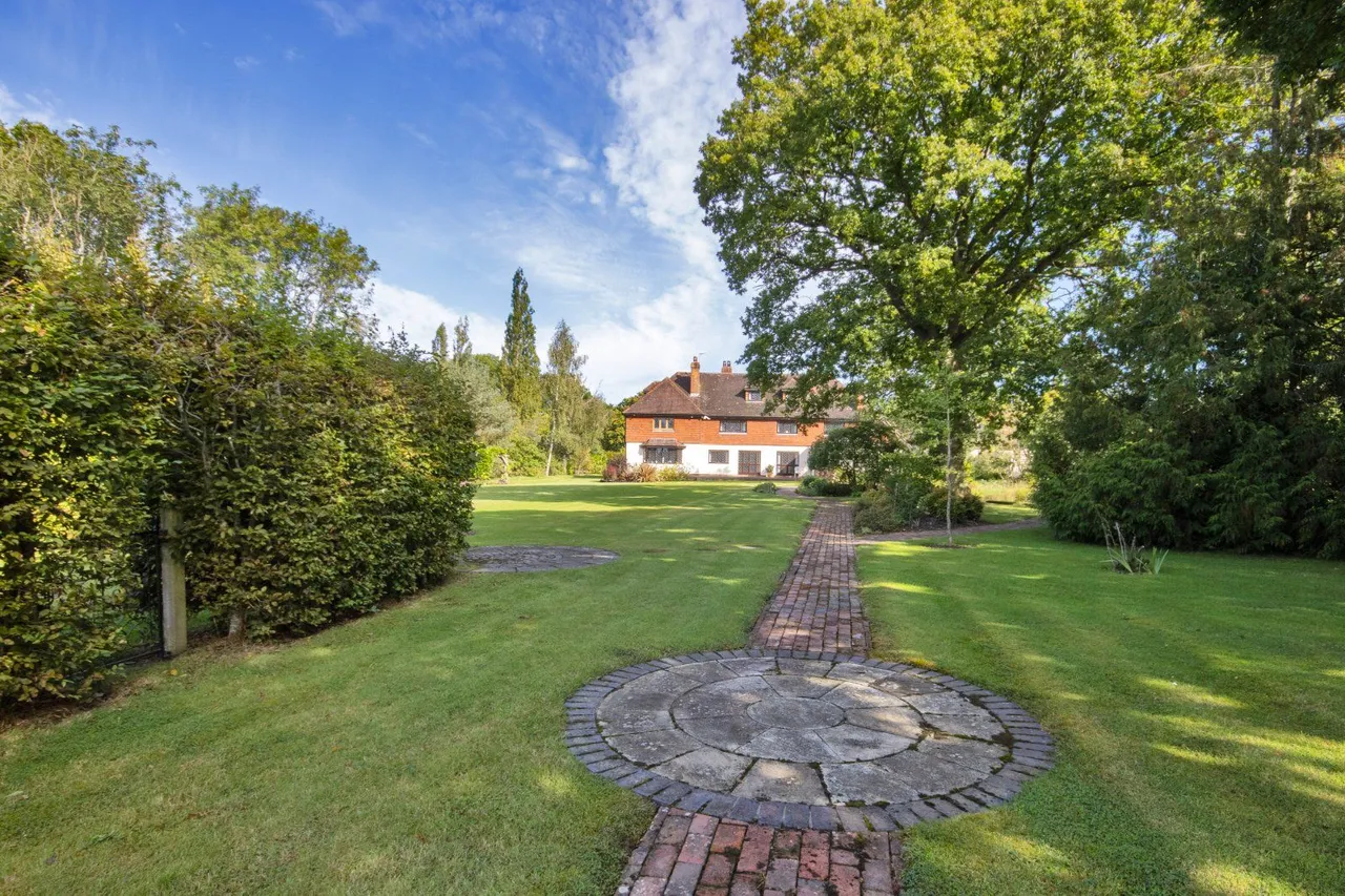 Philpots Lane, Hildenborough, Tonbridge, Kent, TN11 8PB, photo 6