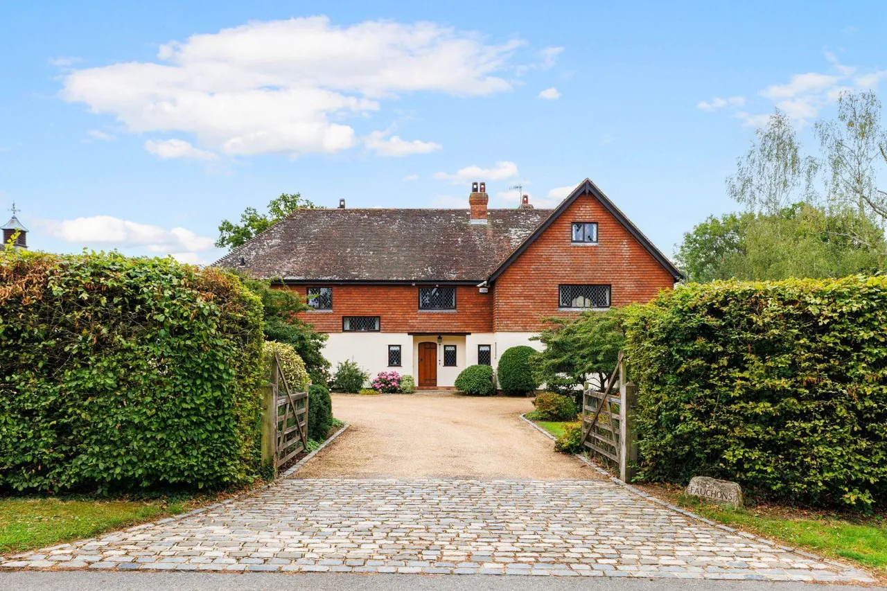 Philpots Lane, Hildenborough, Tonbridge, Kent, TN11 8PB, photo 3