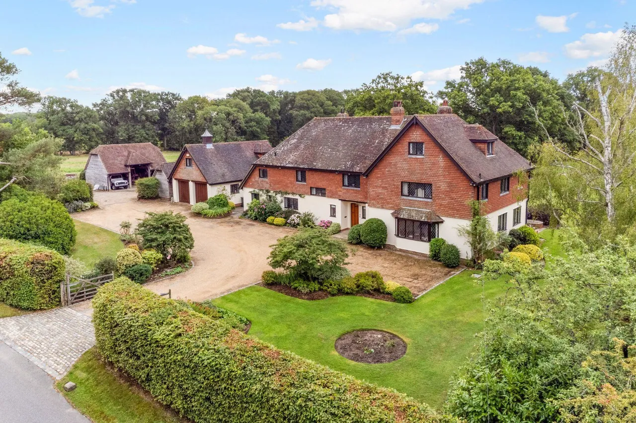 6 bed house for sale — Philpots Lane, Hildenborough, Tonbridge, Kent, TN11 8PB