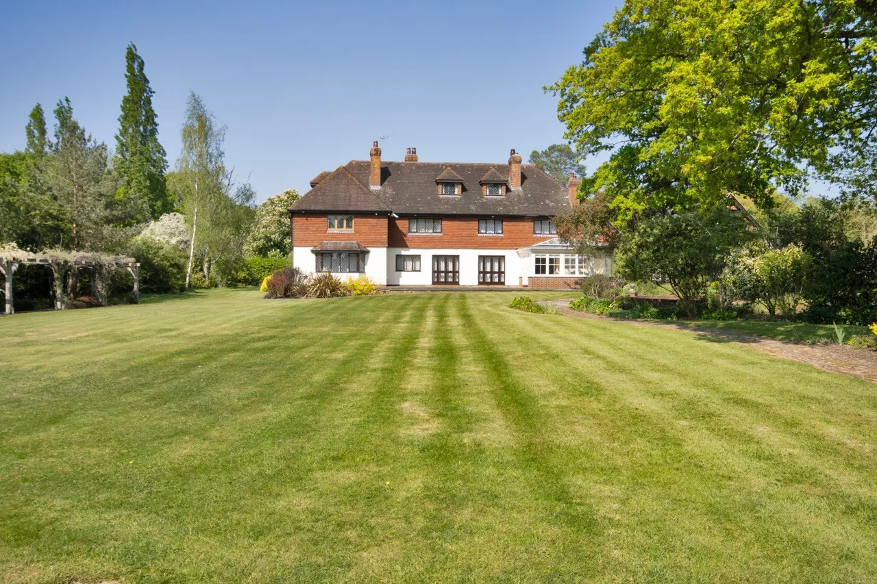 Philpots Lane, Hildenborough, Tonbridge, Kent, TN11 8PB, photo 4